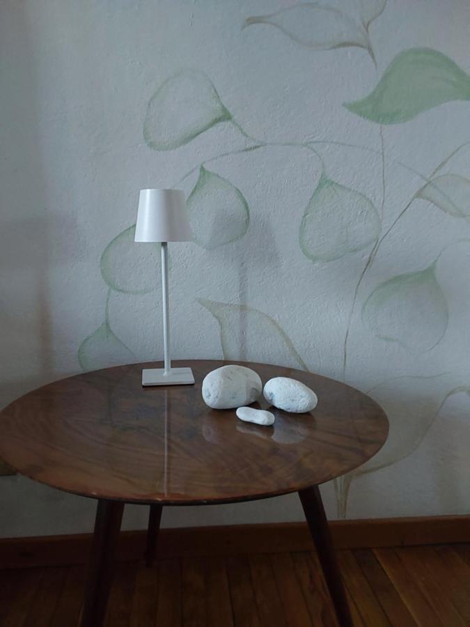 Casa Vacanze Malvarosa Casale Corte Cerro Bagian luar foto