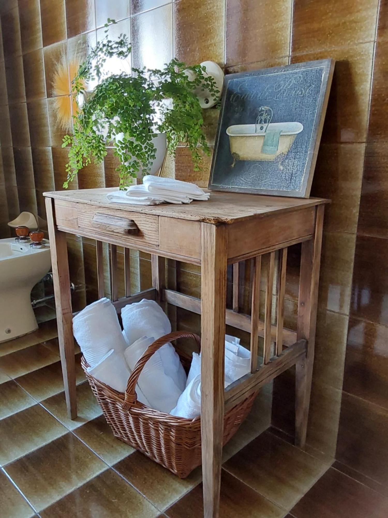 Casa Vacanze Malvarosa Casale Corte Cerro Bagian luar foto