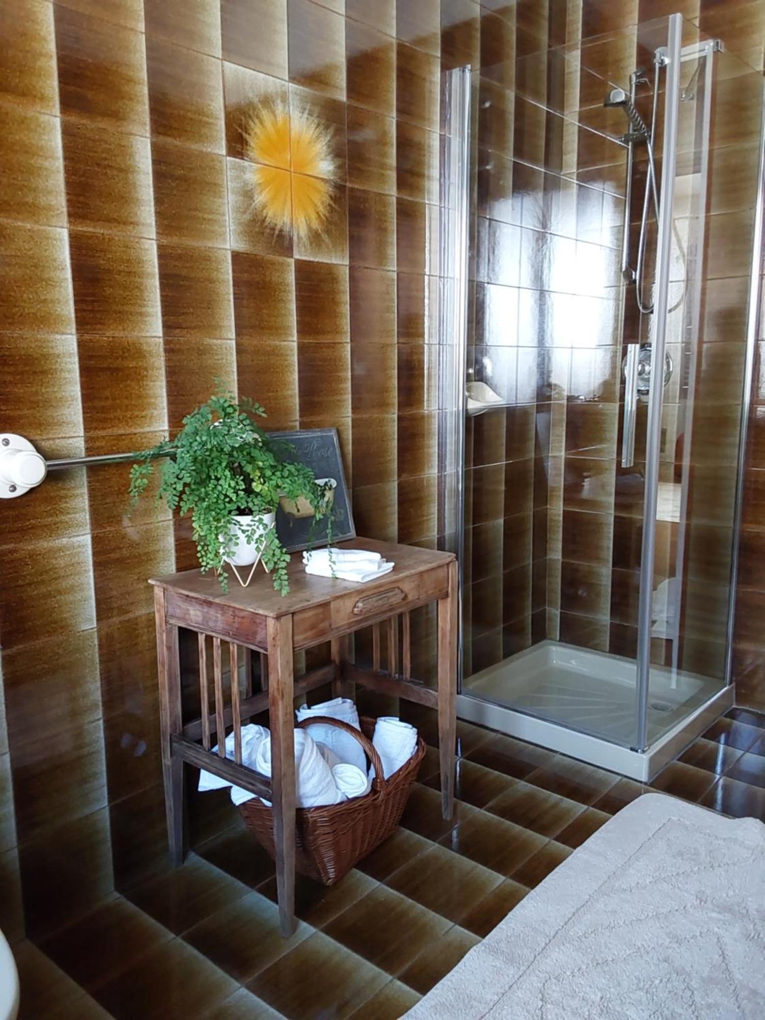 Casa Vacanze Malvarosa Casale Corte Cerro Bagian luar foto