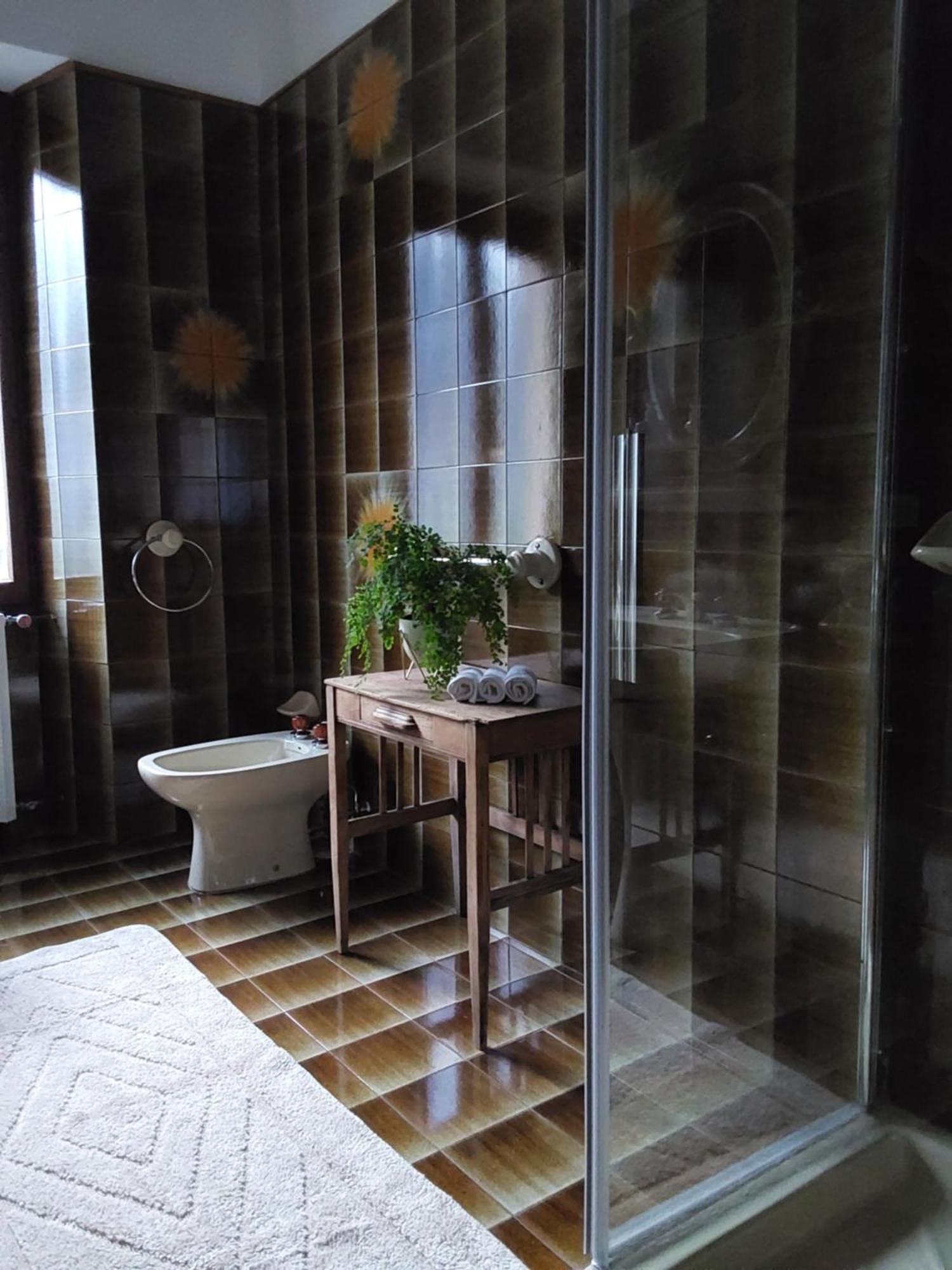 Casa Vacanze Malvarosa Casale Corte Cerro Bagian luar foto